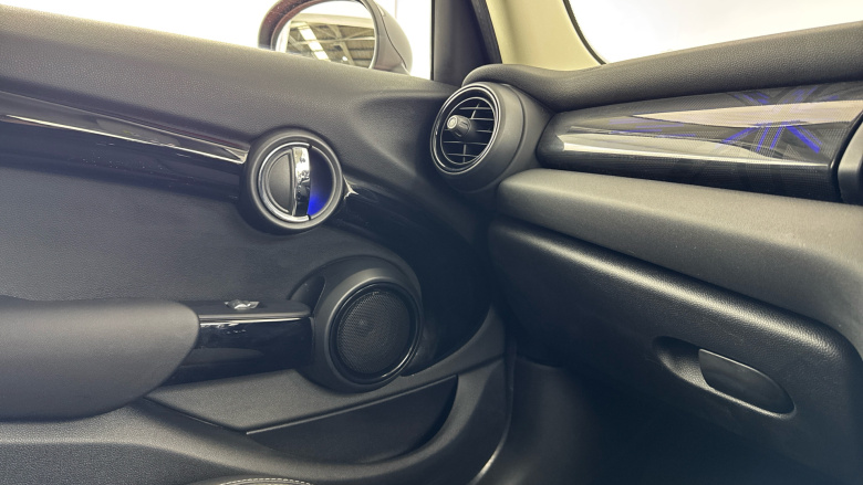 MINI Hatchback 1.5 Cooper II 5dr Auto [Chili Pack] Petrol Hatchback